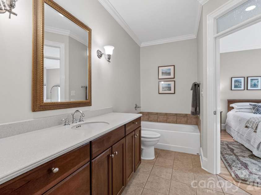 20001 Callaway Hills Lane, Davidson, NC 28036.  MLS# CAR4375744, YatesRealty ID 33561. 