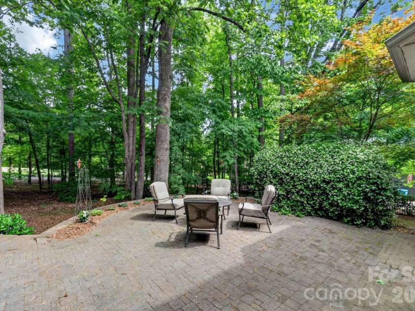 20001 Callaway Hills Lane, Davidson, NC 28036.  MLS# CAR4375744, YatesRealty ID 33561. 