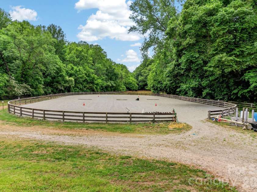 20001 Callaway Hills Lane, Davidson, NC 28036.  MLS# CAR4375744, YatesRealty ID 33561. 