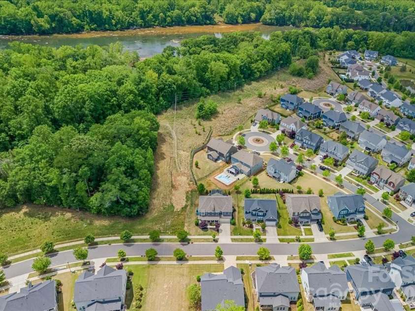 1135 Weir Court, Fort Mill, SC 29708.  MLS# CAR4375568, YatesRealty ID 33562. Close to Catawba