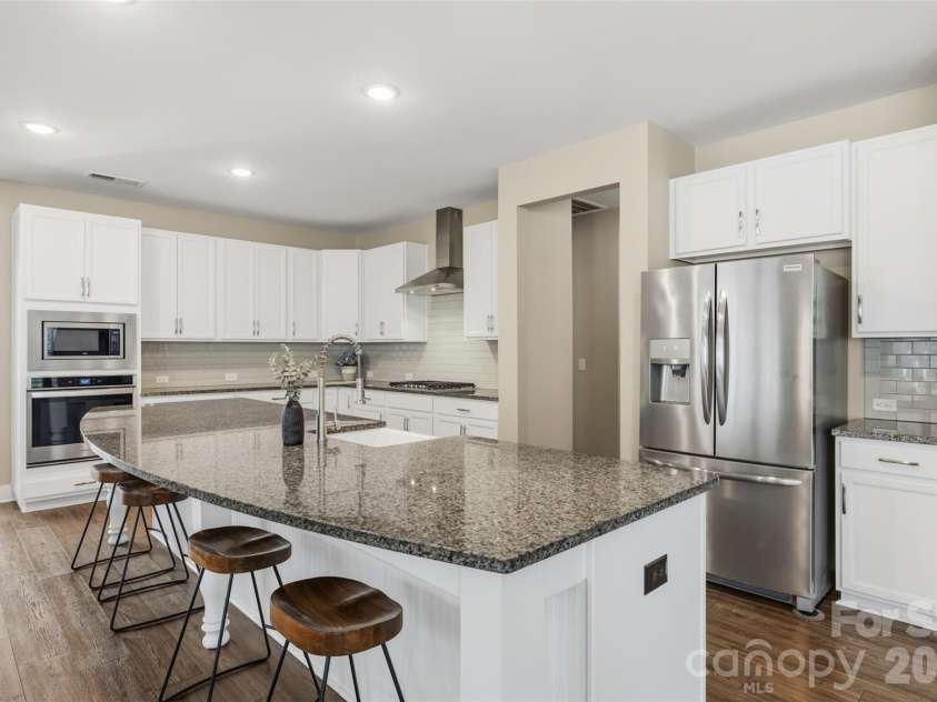 1135 Weir Court, Fort Mill, SC 29708.  MLS# CAR4375568, YatesRealty ID 33562. Newly painted Kitchen