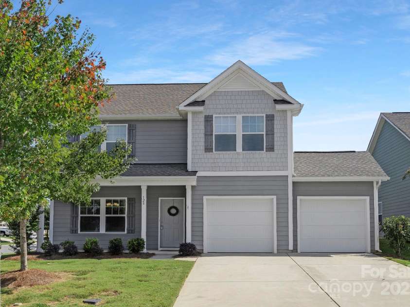 128 Canada Drive, Statesville, NC 28166.  MLS# CAR4294416, YatesRealty ID 33563. 