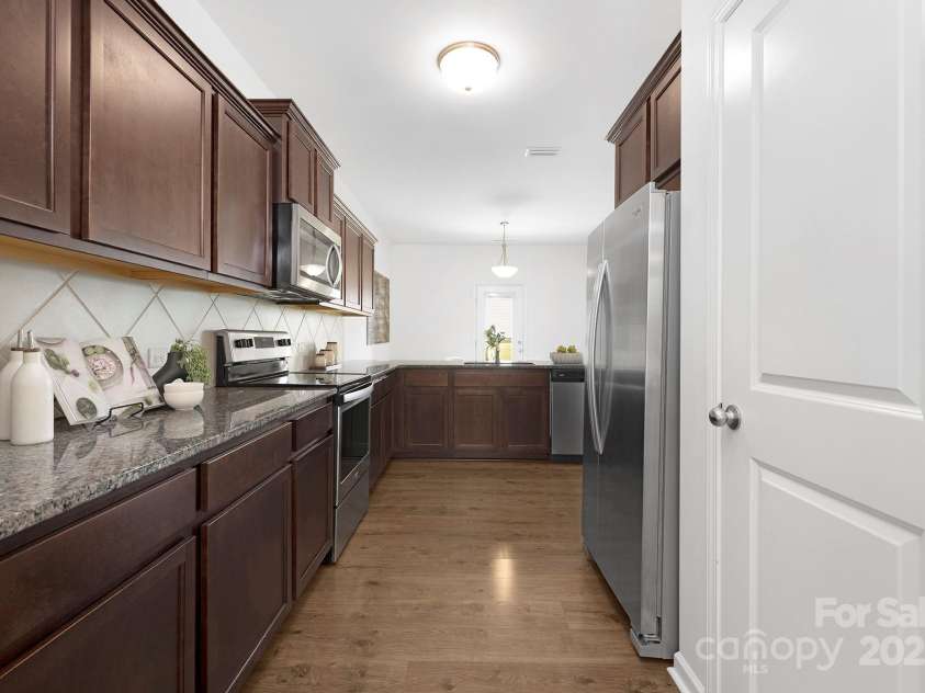 128 Canada Drive, Statesville, NC 28166.  MLS# CAR4294416, YatesRealty ID 33563. 