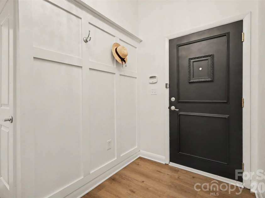 450 New Bern Station Court, Charlotte, NC 28209.  MLS# CAR4407932, YatesRealty ID 33563. 