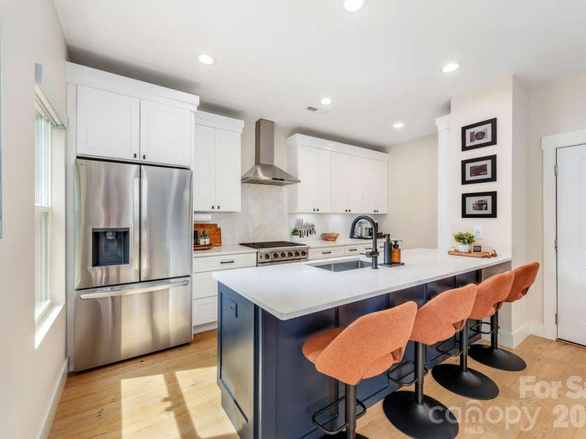 125 French Street, Charlotte, NC 28216.  MLS# CAR4379440, YatesRealty ID 33564. 