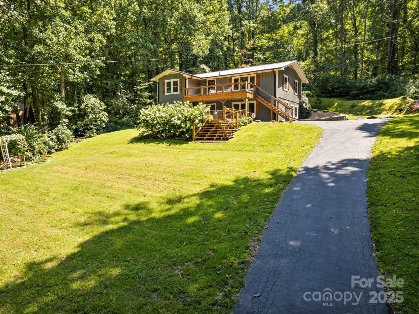 1903 Mauney Cove Road, Waynesville, NC 28786.  MLS# CAR4294950, YatesRealty ID 33564. 
