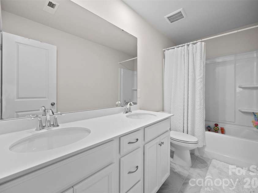 17501 Chaco Lane, Charlotte, NC 28278.  MLS# CAR4379861, YatesRealty ID 33565. 