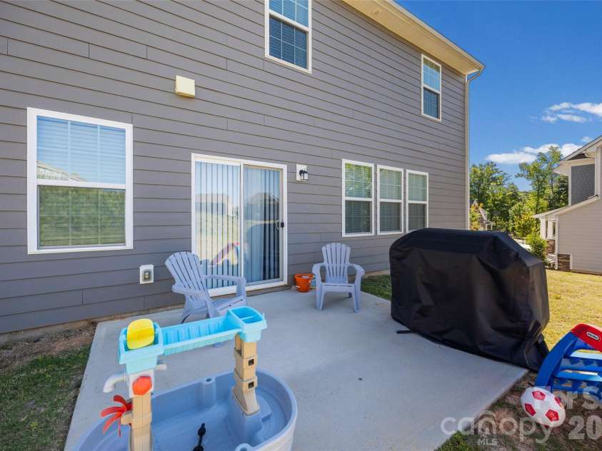 17501 Chaco Lane, Charlotte, NC 28278.  MLS# CAR4379861, YatesRealty ID 33565. 