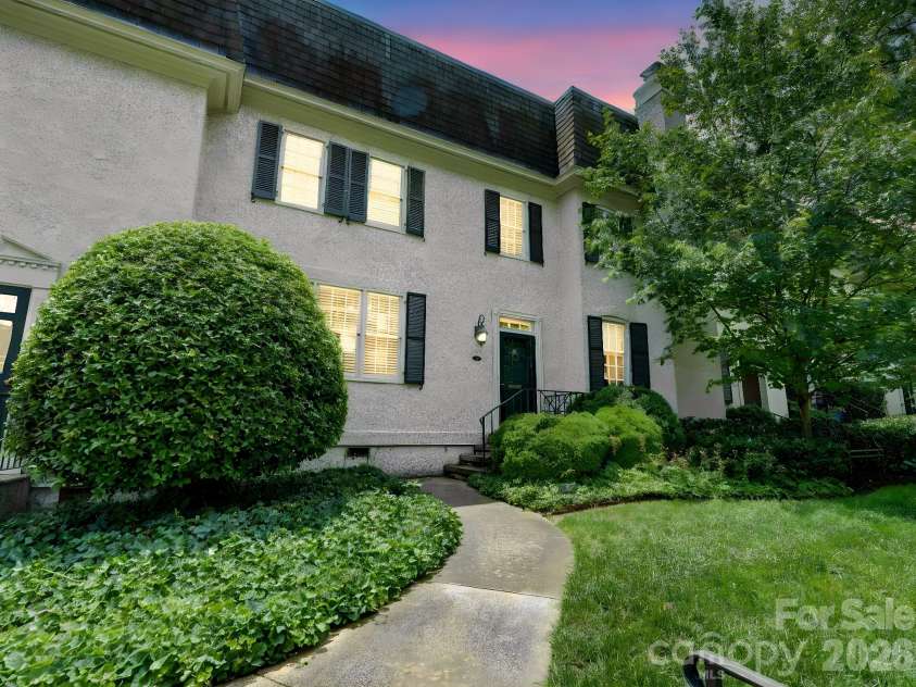 148 Perrin Place, Charlotte, NC 28207.  MLS# CAR4385809, YatesRealty ID 33566. 