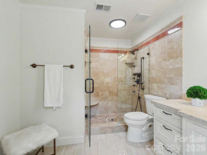 148 Perrin Place, Charlotte, NC 28207.  MLS# CAR4385809, YatesRealty ID 33566. 