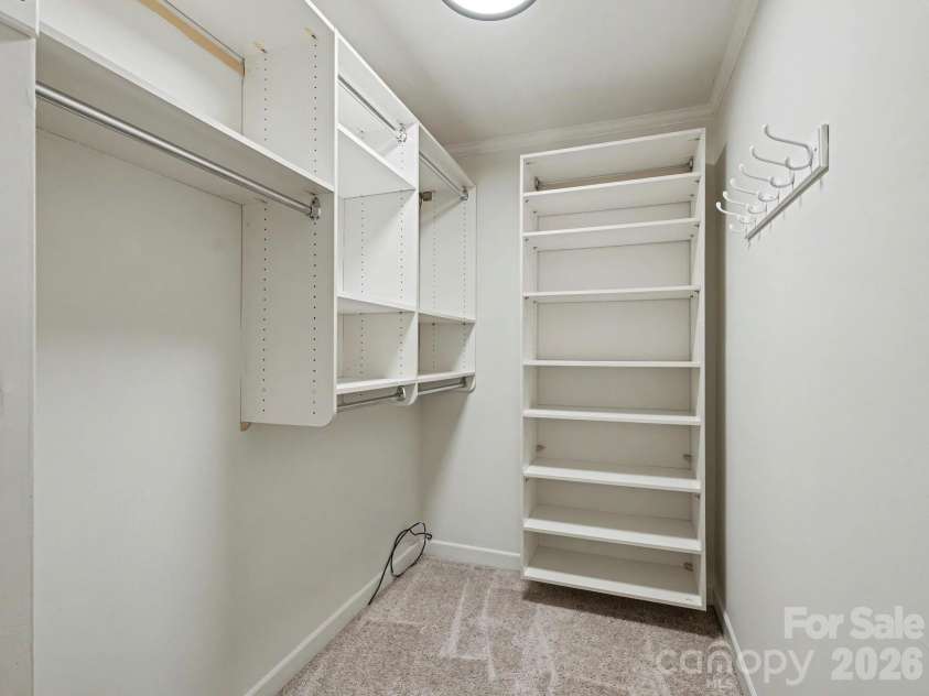 148 Perrin Place, Charlotte, NC 28207.  MLS# CAR4385809, YatesRealty ID 33566. 
