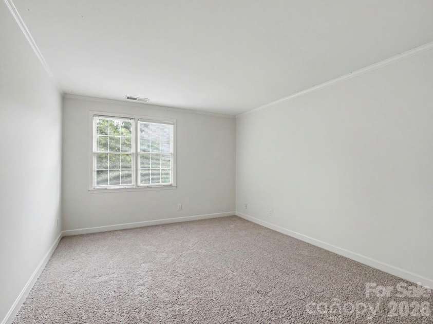 148 Perrin Place, Charlotte, NC 28207.  MLS# CAR4385809, YatesRealty ID 33566. 