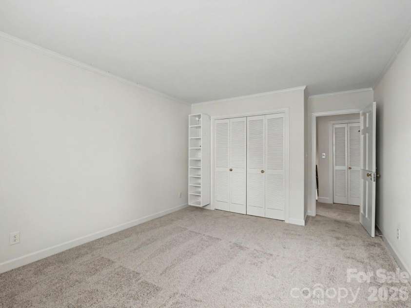 148 Perrin Place, Charlotte, NC 28207.  MLS# CAR4385809, YatesRealty ID 33566. 