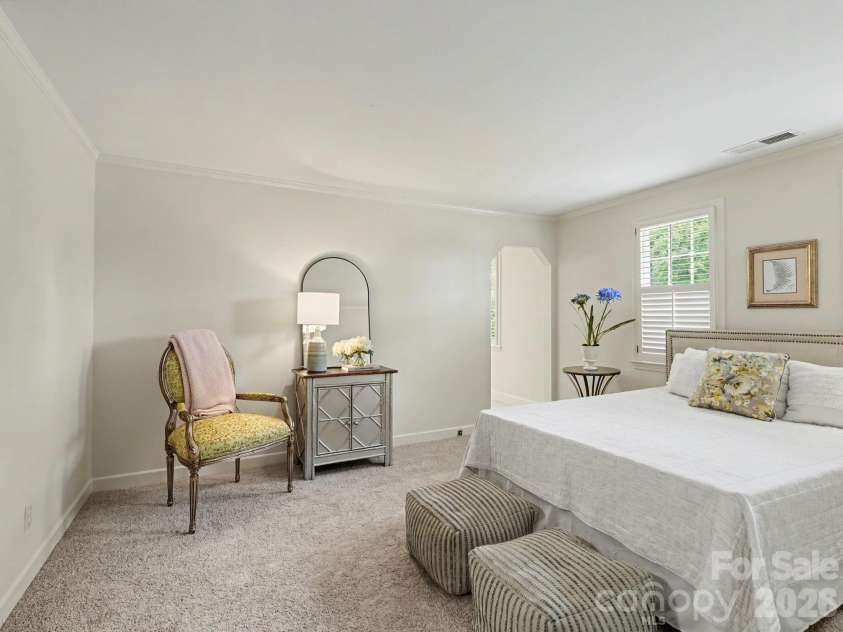 148 Perrin Place, Charlotte, NC 28207.  MLS# CAR4385809, YatesRealty ID 33566. 