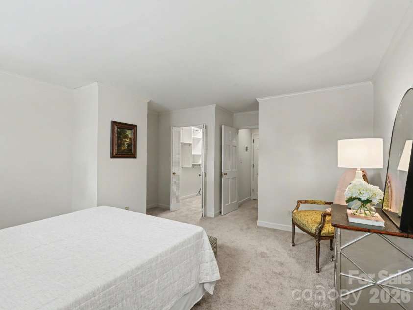 148 Perrin Place, Charlotte, NC 28207.  MLS# CAR4385809, YatesRealty ID 33566. 