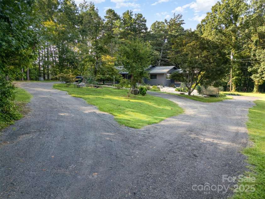 1932 Slater Road, Charlotte, NC 28216.  MLS# CAR4293590, YatesRealty ID 33566. 