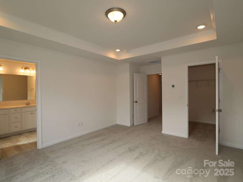 3208 Lilac Grove Drive, Charlotte, NC 28269.  MLS# CAR4294867, YatesRealty ID 33567. Owners suite