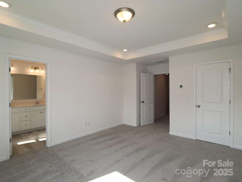 3208 Lilac Grove Drive, Charlotte, NC 28269.  MLS# CAR4294867, YatesRealty ID 33567. Owners suite