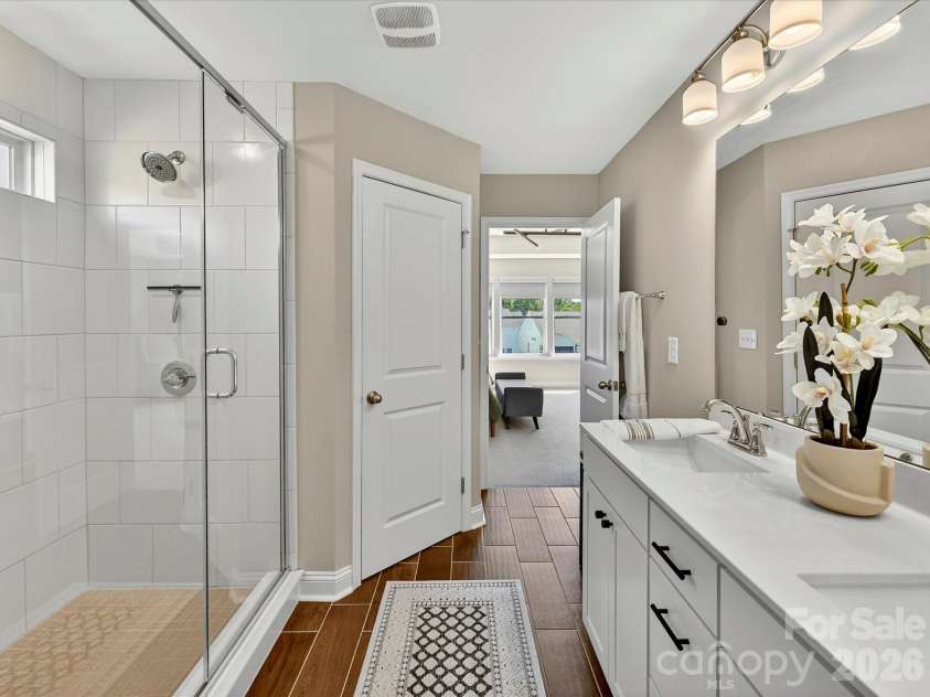 6203 Six String Court, Fort Mill, SC 29708.  MLS# CAR4385679, YatesRealty ID 33567. Dual Sinks on Vanity