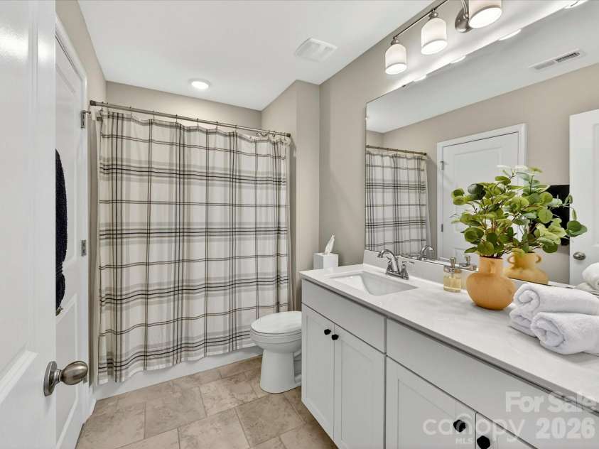 6203 Six String Court, Fort Mill, SC 29708.  MLS# CAR4385679, YatesRealty ID 33567. Full Bath Upper-Level with Tiled Flooring and Quartz Counter