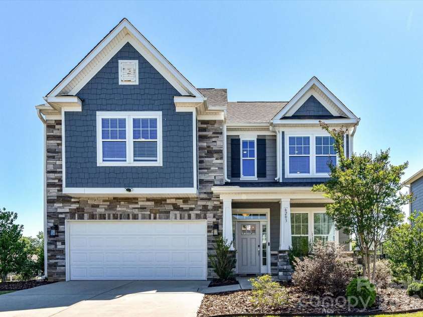 6203 Six String Court, Fort Mill, SC 29708.  MLS# CAR4385679, YatesRealty ID 33567. Popular Mason's Bend Community in Fort Mill