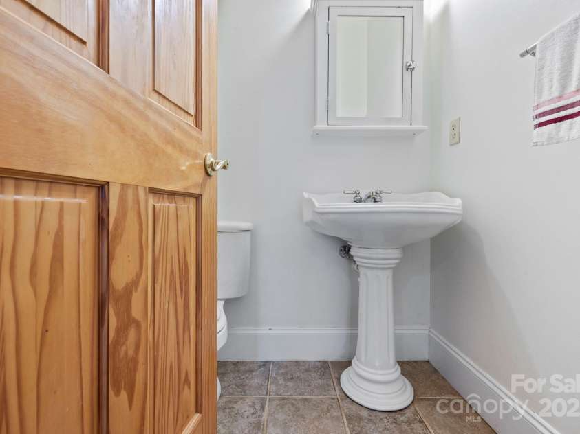 36 Macedonia West Drive, Saluda, NC 28773.  MLS# CAR4293153, YatesRealty ID 33568. 