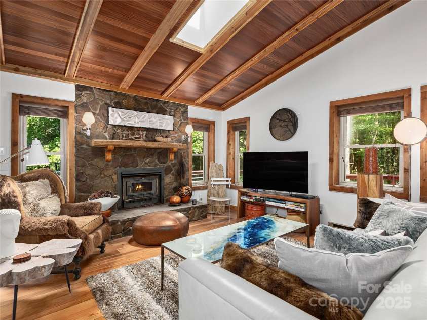 1415 Upper Browns Creek Road, Burnsville, NC 28714.  MLS# CAR4295044, YatesRealty ID 33569. 