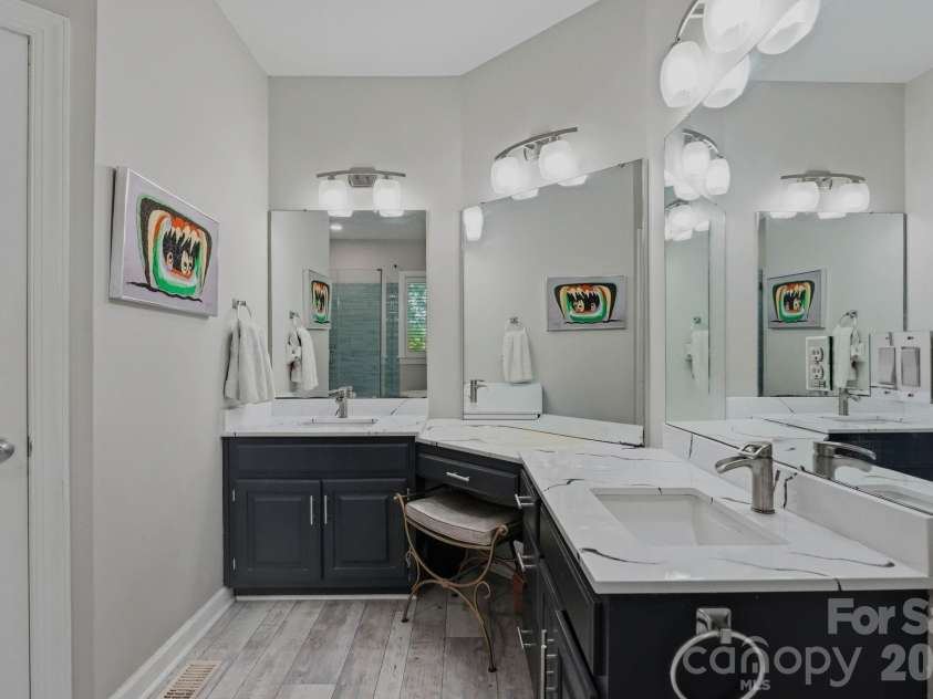21311 Crown Lake Drive, Cornelius, NC 28031.  MLS# CAR4387375, YatesRealty ID 33569. 