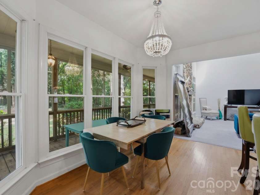 21311 Crown Lake Drive, Cornelius, NC 28031.  MLS# CAR4387375, YatesRealty ID 33569. Breakfast Room