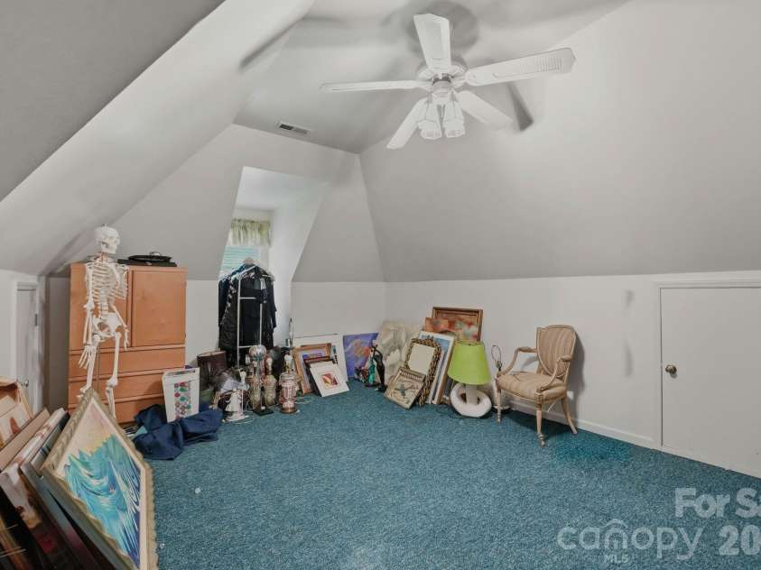 21311 Crown Lake Drive, Cornelius, NC 28031.  MLS# CAR4387375, YatesRealty ID 33569. Extra Room off Bonus