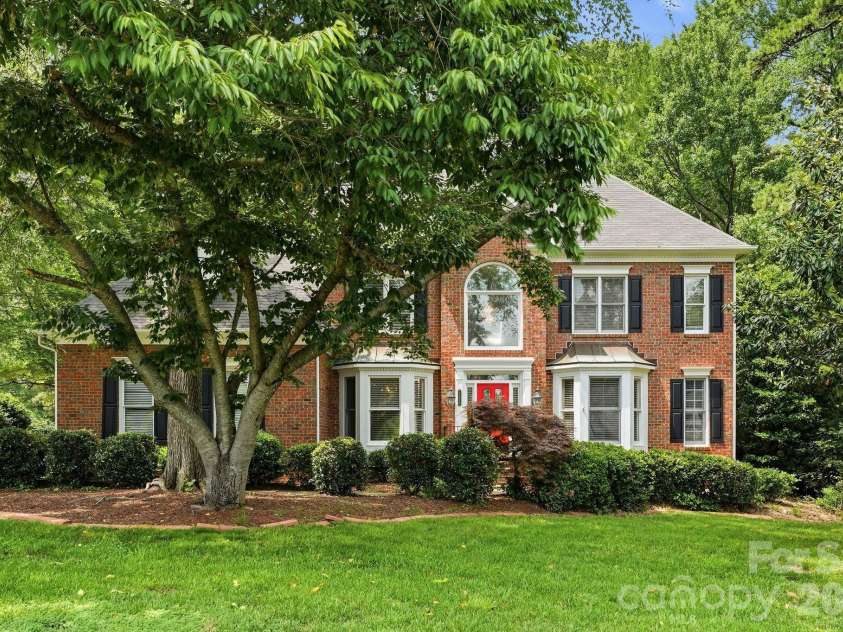 21311 Crown Lake Drive, Cornelius, NC 28031.  MLS# CAR4387375, YatesRealty ID 33569. Welcome Home