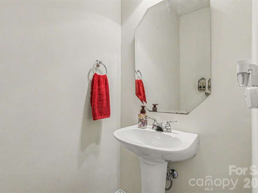 3035 Proverbs Court, Monroe, NC 28110.  MLS# CAR4391682, YatesRealty ID 33570. Half Bath
