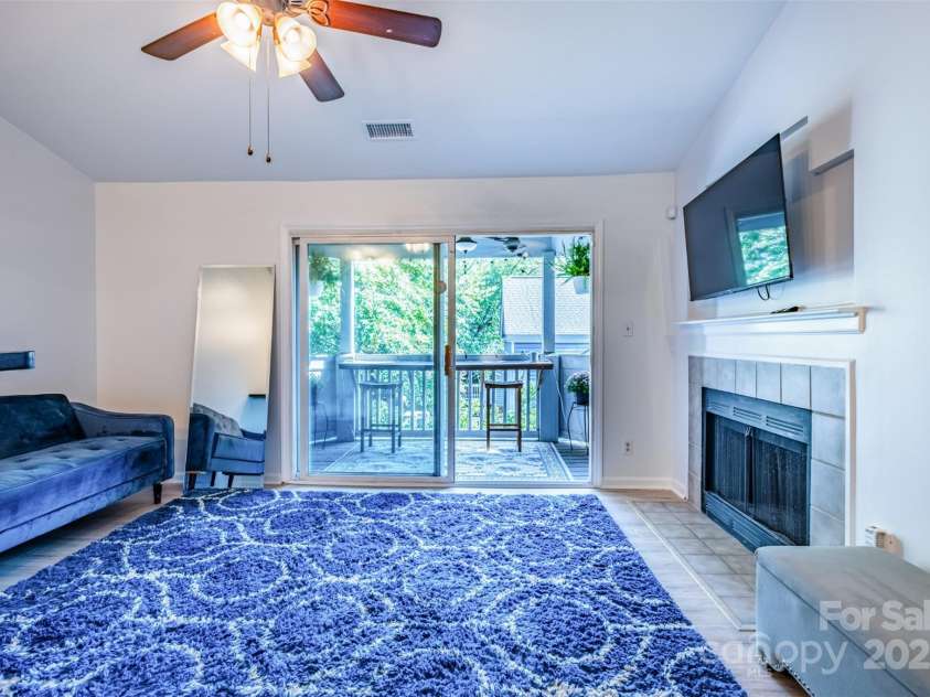 505 Graham Street, Charlotte, NC 28202.  MLS# CAR4299767, YatesRealty ID 33571. 