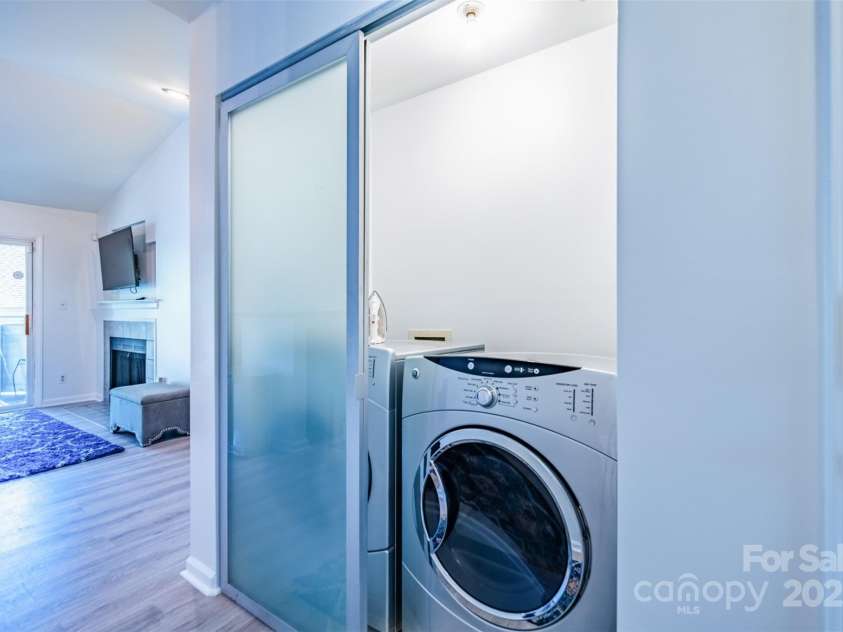 505 Graham Street, Charlotte, NC 28202.  MLS# CAR4299767, YatesRealty ID 33571. 