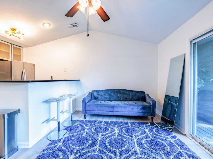 505 Graham Street, Charlotte, NC 28202.  MLS# CAR4299767, YatesRealty ID 33571. 