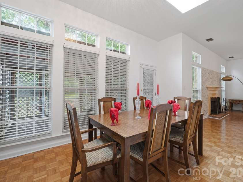 9426 Cantle Drive, Charlotte, NC 28216.  MLS# CAR4385607, YatesRealty ID 33571. 