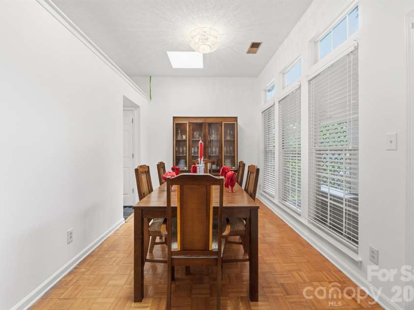 9426 Cantle Drive, Charlotte, NC 28216.  MLS# CAR4385607, YatesRealty ID 33571. 
