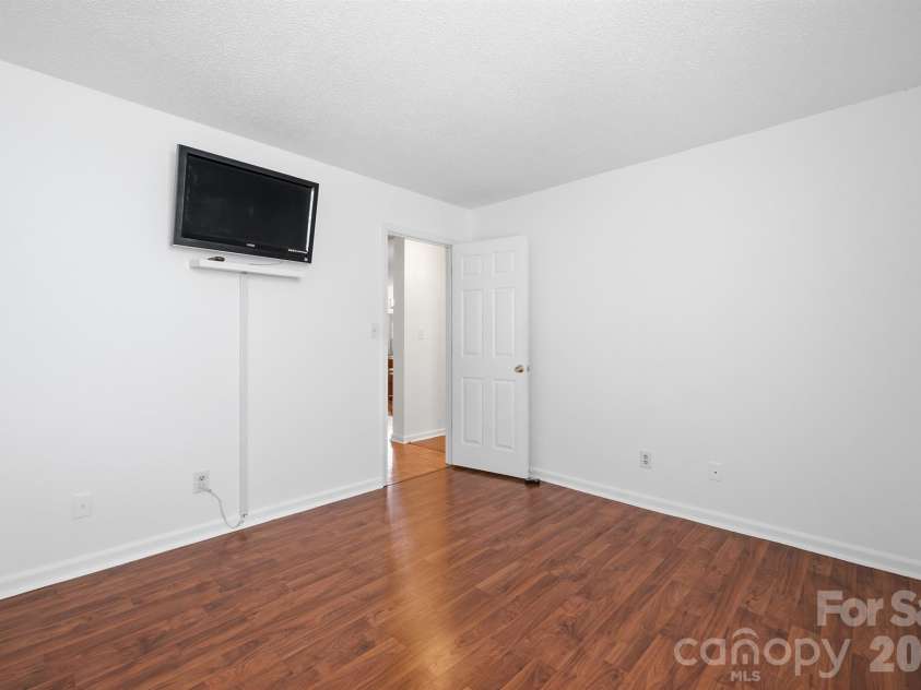 9426 Cantle Drive, Charlotte, NC 28216.  MLS# CAR4385607, YatesRealty ID 33571. Bedroom 3