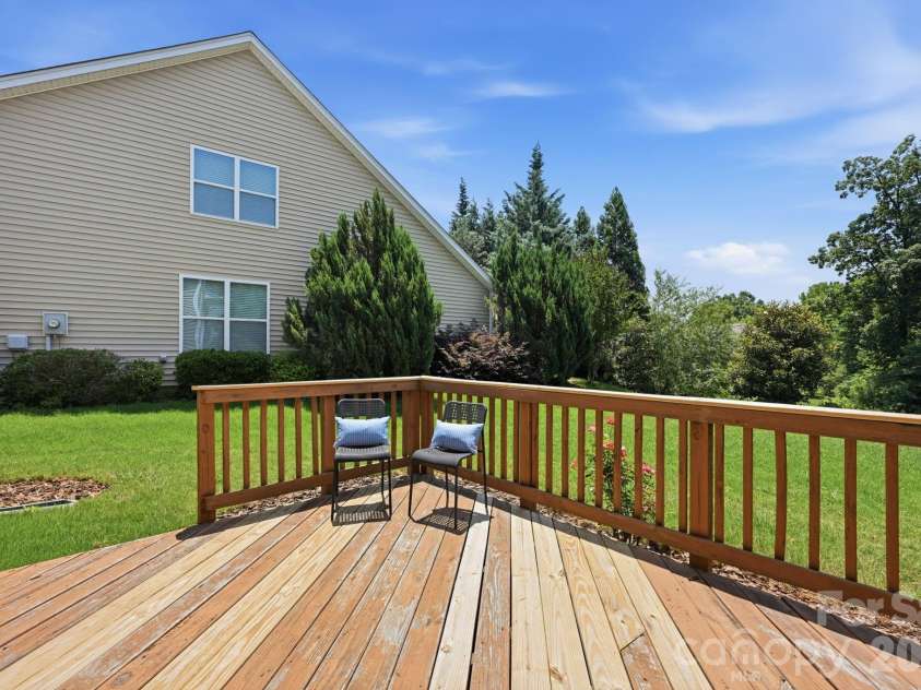 13813 Baytown Court, Huntersville, NC 28078.  MLS# CAR4392736, YatesRealty ID 33572. Private Back Deck