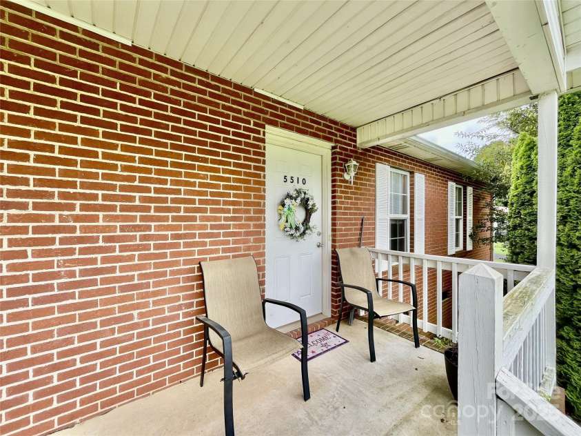 5508-5510 Wrenn Drive, Denver, NC 28037.  MLS# CAR4294139, YatesRealty ID 33572. 