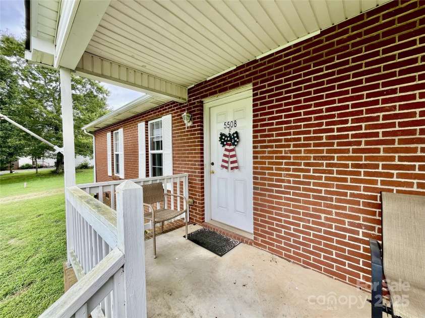 5508-5510 Wrenn Drive, Denver, NC 28037.  MLS# CAR4294139, YatesRealty ID 33572. 