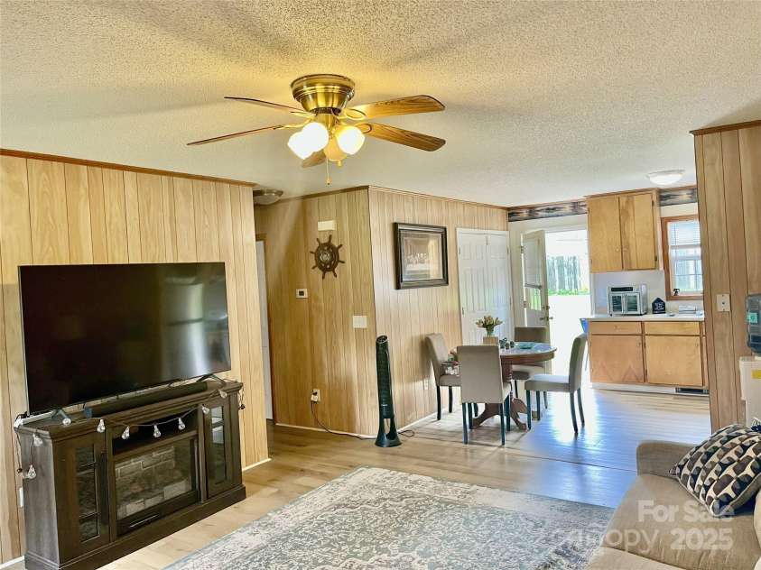 5508-5510 Wrenn Drive, Denver, NC 28037.  MLS# CAR4294139, YatesRealty ID 33572. 