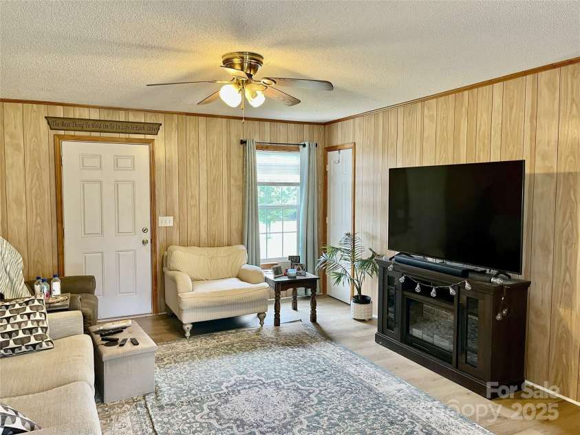 5508-5510 Wrenn Drive, Denver, NC 28037.  MLS# CAR4294139, YatesRealty ID 33572. 