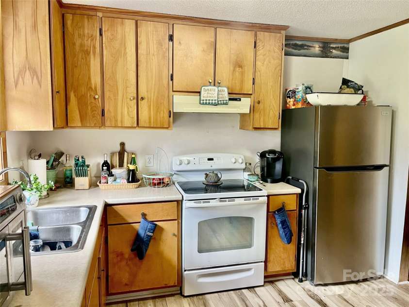 5508-5510 Wrenn Drive, Denver, NC 28037.  MLS# CAR4294139, YatesRealty ID 33572. 