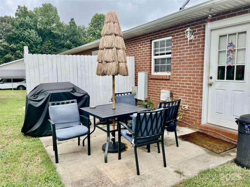 5508-5510 Wrenn Drive, Denver, NC 28037.  MLS# CAR4294139, YatesRealty ID 33572. 