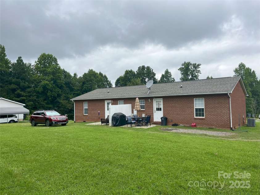 5508-5510 Wrenn Drive, Denver, NC 28037.  MLS# CAR4294139, YatesRealty ID 33572. 