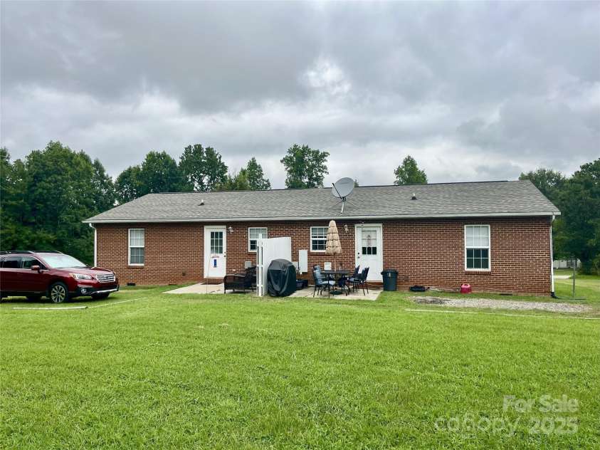 5508-5510 Wrenn Drive, Denver, NC 28037.  MLS# CAR4294139, YatesRealty ID 33572. 