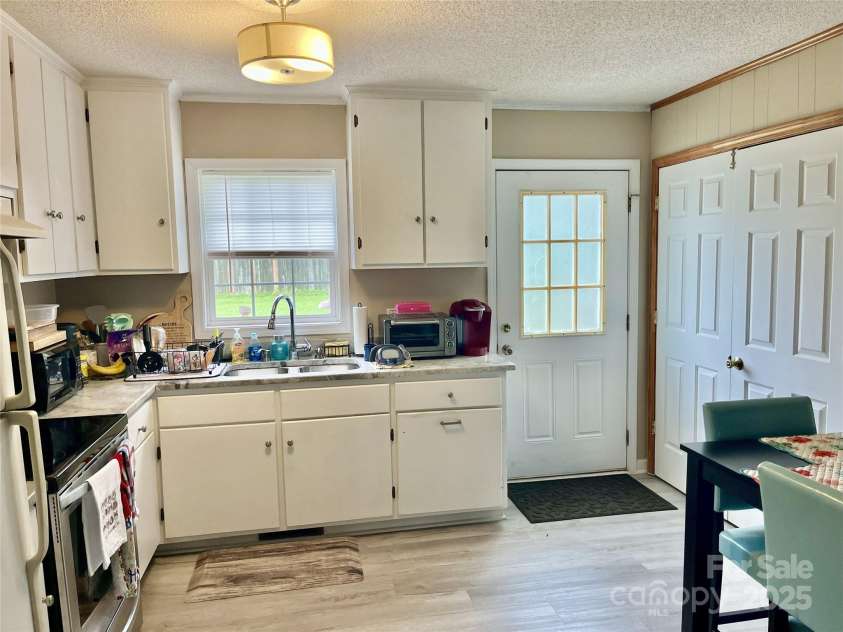 5508-5510 Wrenn Drive, Denver, NC 28037.  MLS# CAR4294139, YatesRealty ID 33572. 