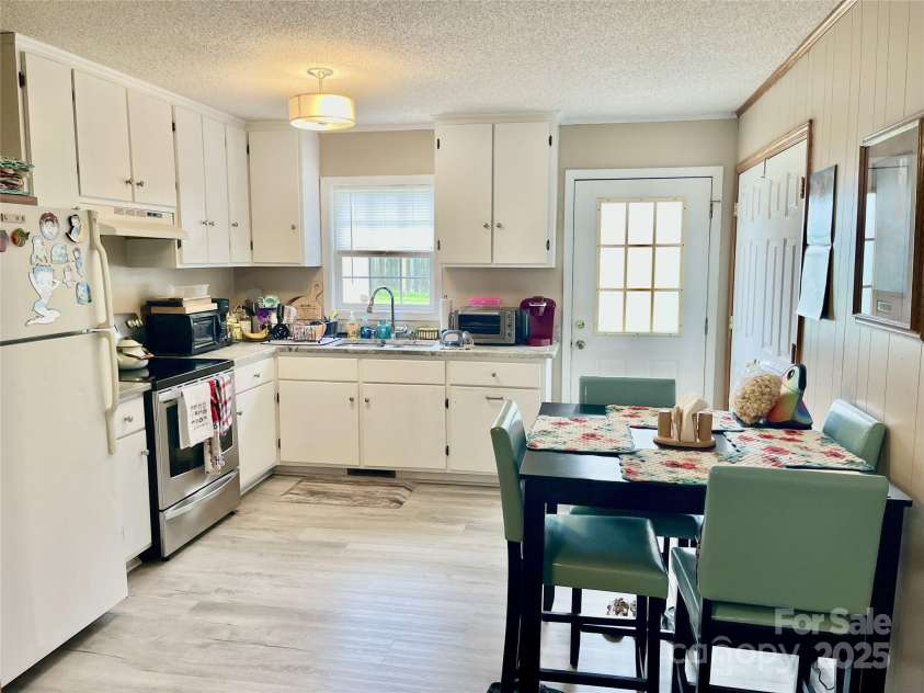 5508-5510 Wrenn Drive, Denver, NC 28037.  MLS# CAR4294139, YatesRealty ID 33572. 