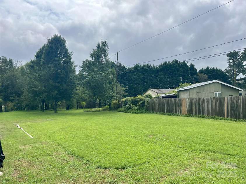 5508-5510 Wrenn Drive, Denver, NC 28037.  MLS# CAR4294139, YatesRealty ID 33572. 